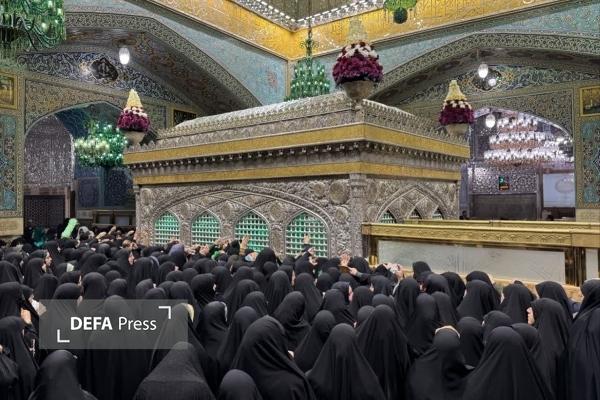 مراسم غبارروبی ضریح مطهر امام رضا (ع) با حضور بانوان برگزار شد مراسم غبارروبی ضریح مطهر امام رضا (ع) با حضور بانوان برگزار شد