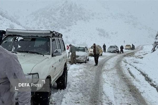 بارش برف و باران اغلب محور‌های مواصلاتی کردستان را سفیدپوش کرد