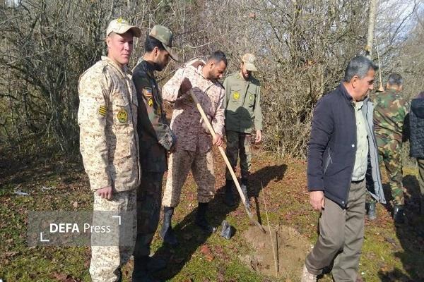 کاشت ۳۰۰ نهال به مناسبت روز مادر در کلاردشت