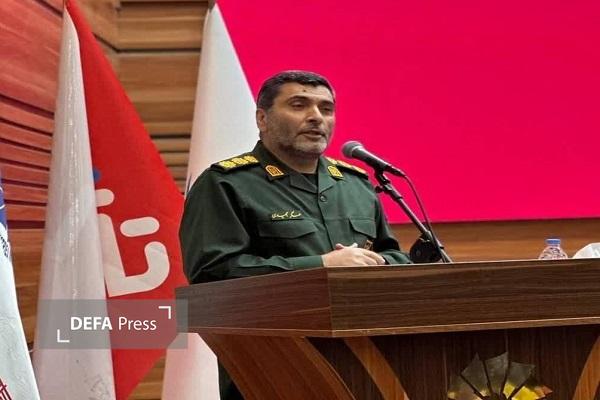 سپاه و بسیج در کنار مجموعههای خصوصی و دانشبنیان هستند سپاه و بسیج در کنار مجموعههای خصوصی و دانشبنیان هستند