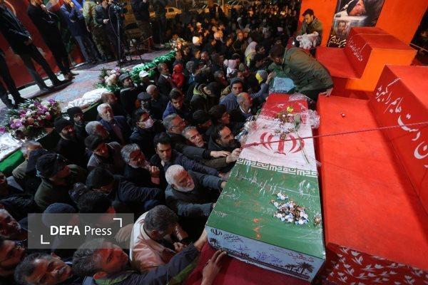 پرچم‌ها به احترام شهدا ایستادند و قلب کشور دوباره روشن شد+ فیلم و عکس