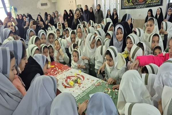 برنامه معنوی استقبال از پیکر شهید گمنام در دبستان حضرت معصومه (س) بسطام
