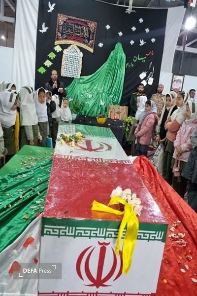 برنامه معنوی استقبال از پیکر شهید گمنام در دبستان حضرت معصومه(س) بسطام