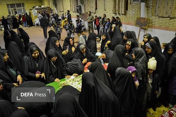 استقبال از لاله‌های فاطمی/ چشم ملت دوباره روشن شد+ فیلم و عکس