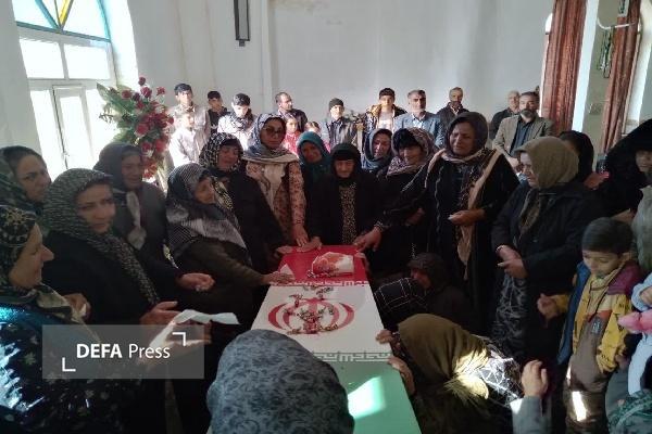 استقبال از لاله‌های فاطمی/ چشم ملت دوباره روشن شد+ فیلم و عکس