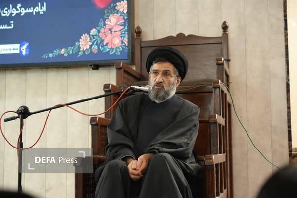 حضور زنان در جامعه در مواردی لازم می باشد اما افراط و تفریط باعث ناهنجاری می شود