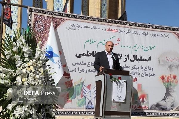 درمنان: پیام شهدا حضور مسئولان در میان مردم و پاسداری از ارزش‌هاست