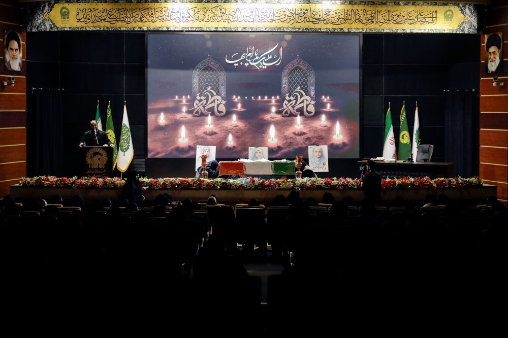 تصاویر/ ویژه‌برنامه «در سوگ ریحانه» در مشهد