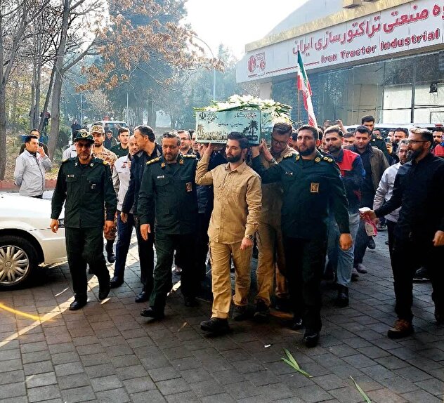 استقبال از پیکر شهید گمنام در تراکتورسازی تبریز