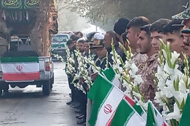 تصاویر/ سنگ تمام مردم آذربایجان غربی در استقبال از لاله‌های فاطمی