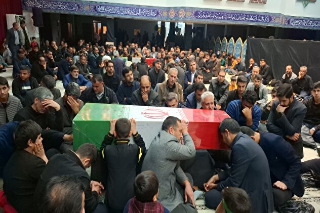 تصاویر/ مراسم معنوی «شبی با شهدا» در یاسوج