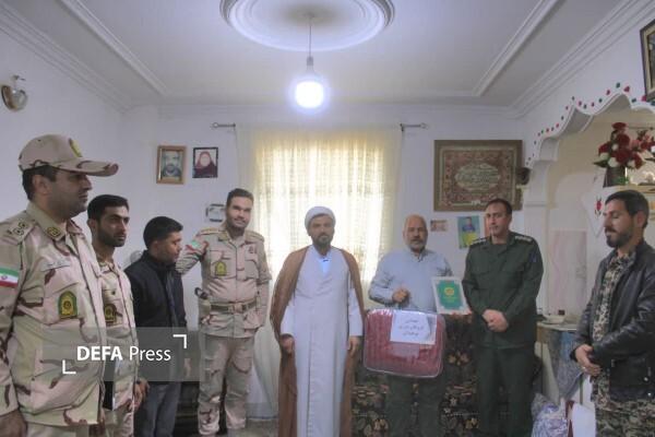 دیدار فرمانده گروهان مرزی نوخندان با خانواده‌های شهدا+ تصاویر