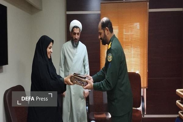 تجلیل سرهنگ «حرزاده» از بانوان شاغل در اداره کل حفظ آثار و نشر ارزشهای دفاع مقدس و مقاومت استان یزد+ تصاویر تجلیل سرهنگ «حرزاده» از بانوان شاغل در اداره کل حفظ آثار و نشر ارزشهای دفاع مقدس و مقاومت استان یزد+ تصاویر