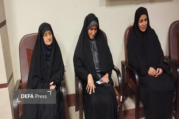 تجلیل سرهنگ «حرزاده» از بانوان شاغل در اداره کل حفظ آثار و نشر ارزشهای دفاع مقدس و مقاومت استان یزد+ تصاویر تجلیل سرهنگ «حرزاده» از بانوان شاغل در اداره کل حفظ آثار و نشر ارزشهای دفاع مقدس و مقاومت استان یزد+ تصاویر