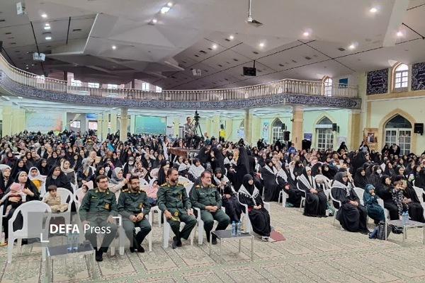 برگزاری آیین باشکوه «دست‌بوسی مادران شهدا» در همدان