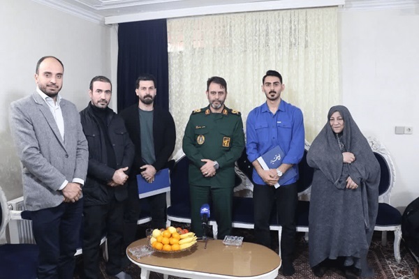 تجلیل فرمانده سپاه زنجان از قهرمان جهانی تکواندو