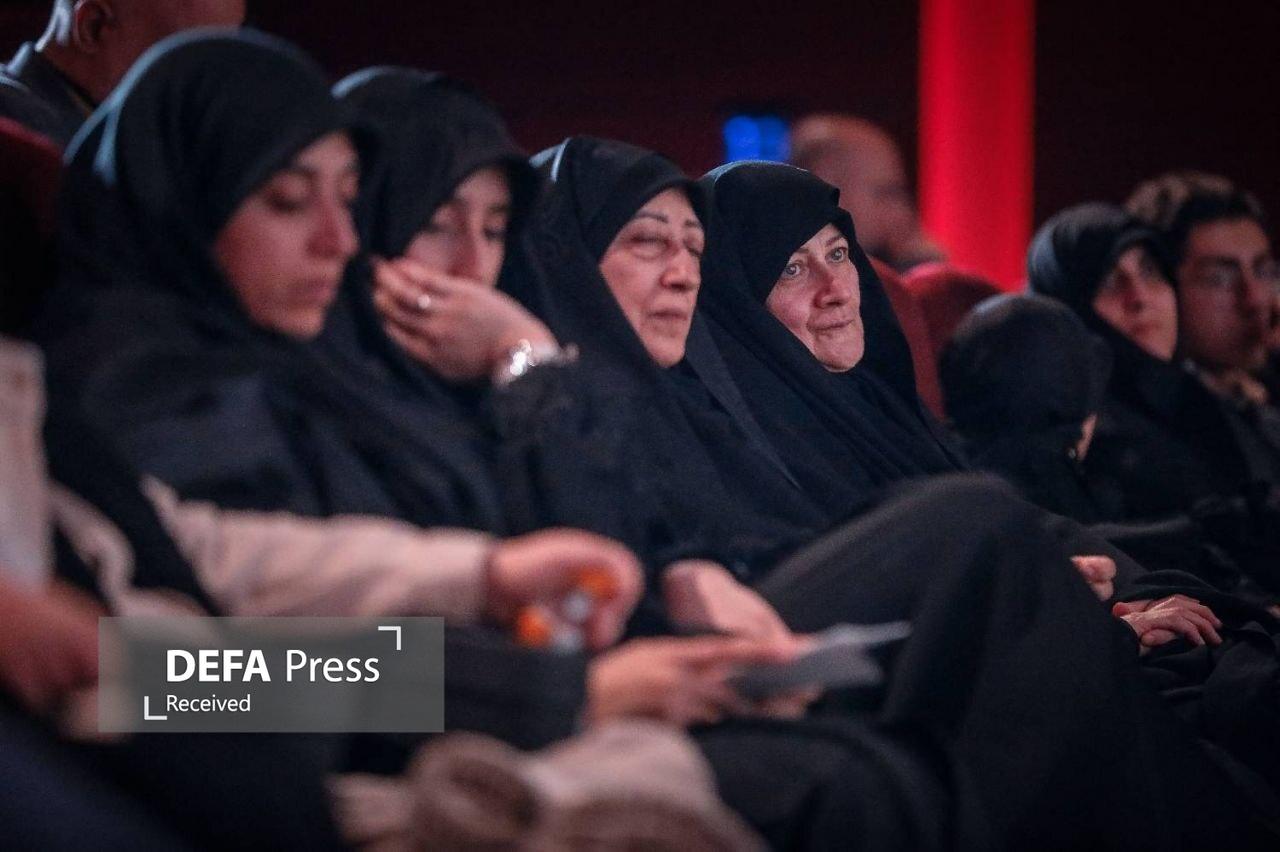 اهدای نشان فیروزه سینماحقیقت به مدیر ایدئولوگ سینمای مستند