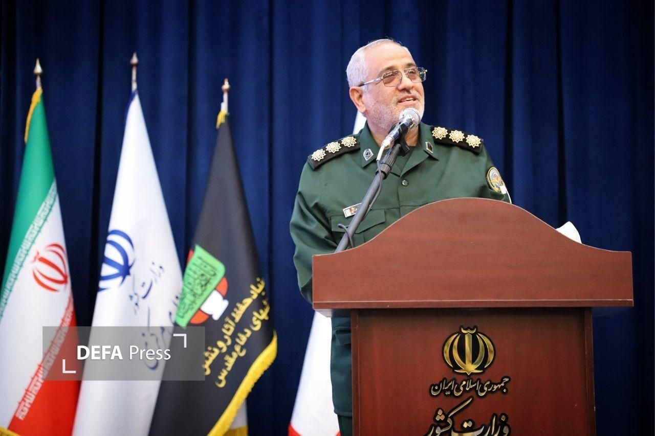 ایثار و شهادت راه و رسم زندگی و الگویی برای تعالی جامعه است ایثار و شهادت راه و رسم زندگی و الگویی برای تعالی جامعه است