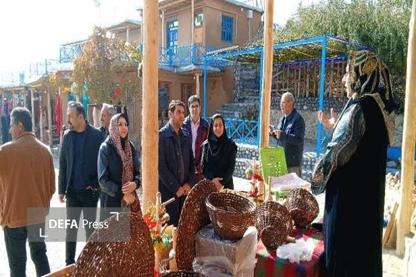 بانوان صنعتگر کردستان نقشی اساسی در توسعه اقتصادی و فرهنگی منطقه دارند