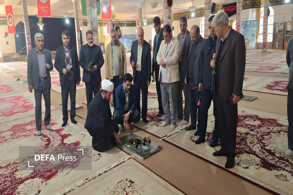 تجلیل از خانواده شهید دانشجو «برزو فروتنی» در قالب طرح یادیار جهاد دانشگاهی تجلیل از خانواده شهید دانشجو «برزو فروتنی» در قالب طرح یادیار جهاد دانشگاهی