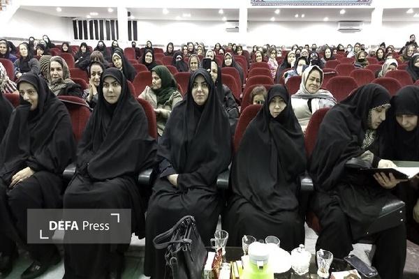 اسلام با معرفی حضرت فاطمه‌زهرا (س) جایگاه زن را به اوج کرامت رساند