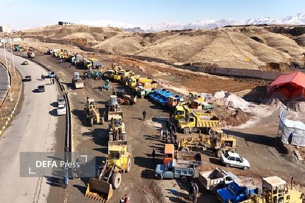 با فعال شدن ۲۳ ایستگاه برف‌روبی سنندج آماده مقابله با برف و یخبندان شد