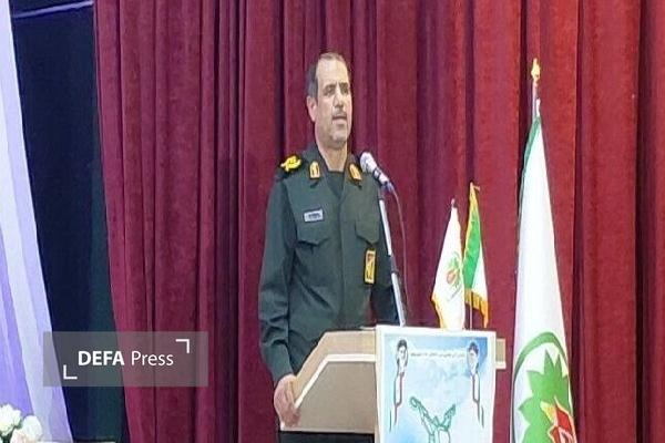 ملت ایران با هدایت مدبرانه مقام معظم رهبری در کنار نیرو‌های مسلح ایستادند