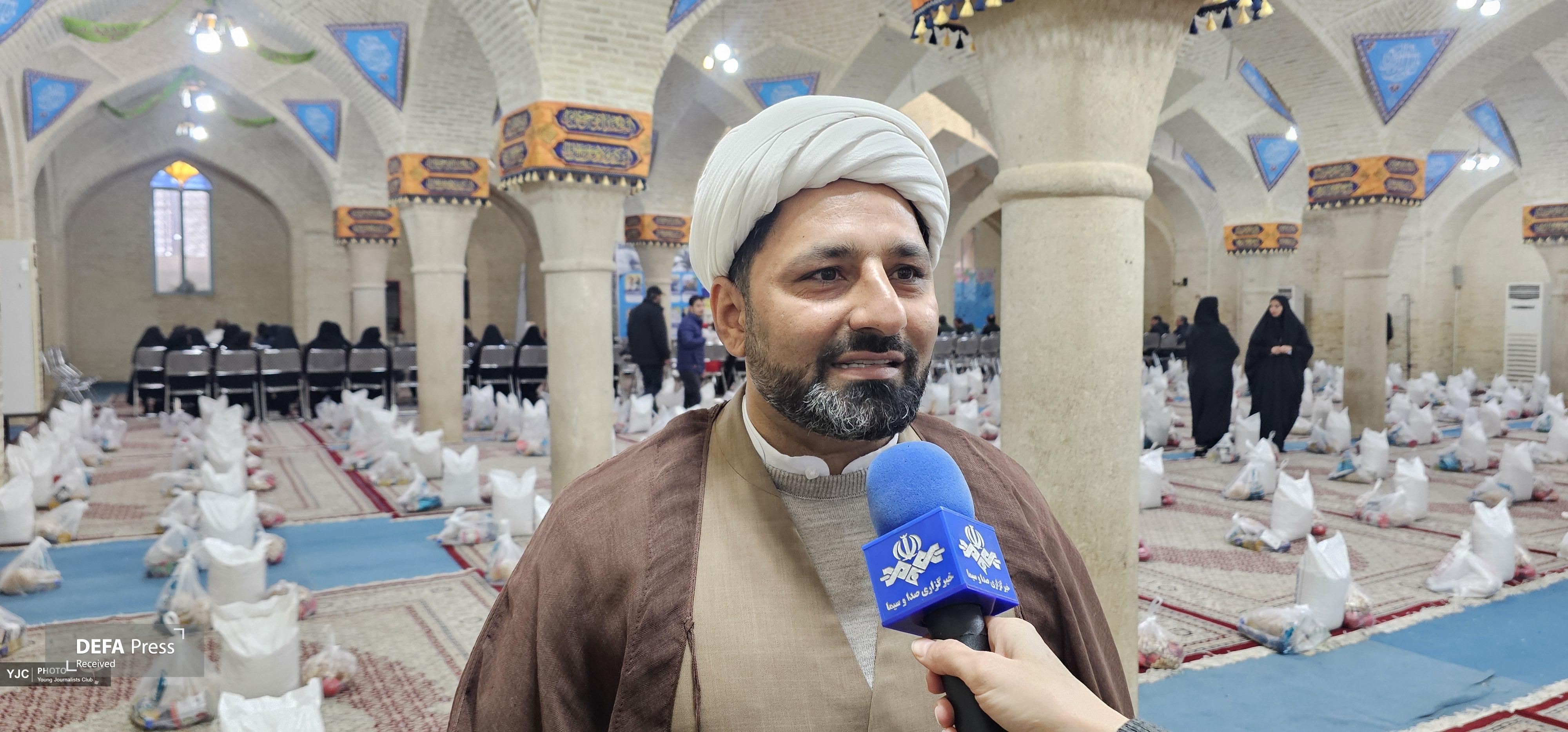 توزیع ۲۸ هزار بسته معیشتی بین نیازمندان فارس توزیع ۲۸ هزار بسته معیشتی بین نیازمندان فارس