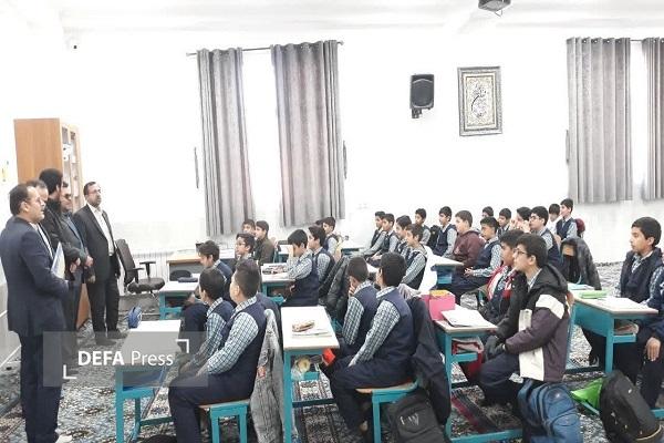 تجلیل از فرزندان ایثارگر مدارس شهرستان زارچ + تصاویر