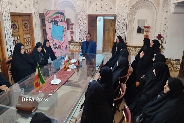 برگزاری کلاس آموزش خانواده ویژه جانبازان و همسرانشان در یزد+ تصاویر