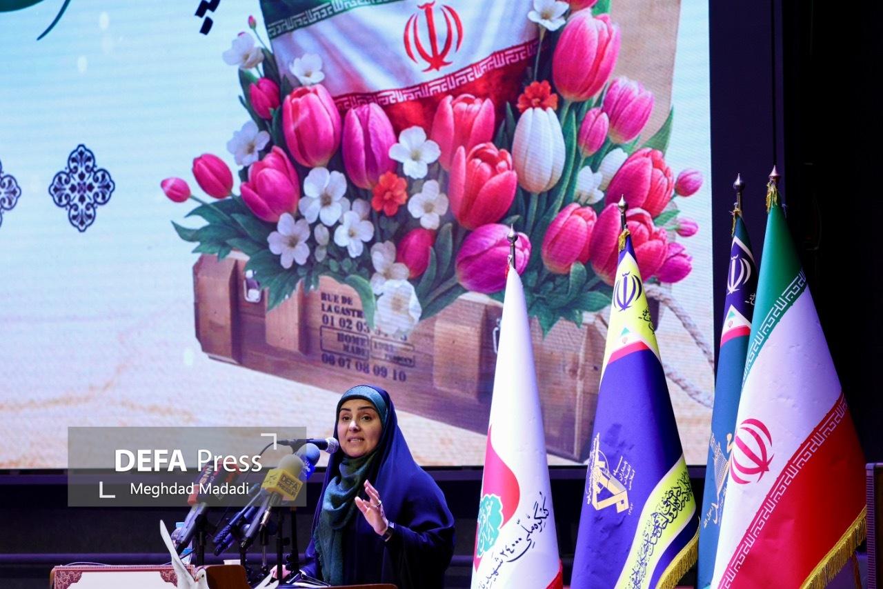 فرزانه صادق: رانندگان در جنگ ۱۲ روزه رکورد انتقال کالا را شکستند/ یک میلیارد و ۳۰۰ میلیون تن کالا در ۱۲ روزه در سراسر کشور توزیع شد فرزانه صادق: رانندگان در جنگ ۱۲ روزه رکورد انتقال کالا را شکستند/ یک میلیارد و ۳۰۰ میلیون تن کالا در ۱۲ روزه در سراسر کشور توزیع شد