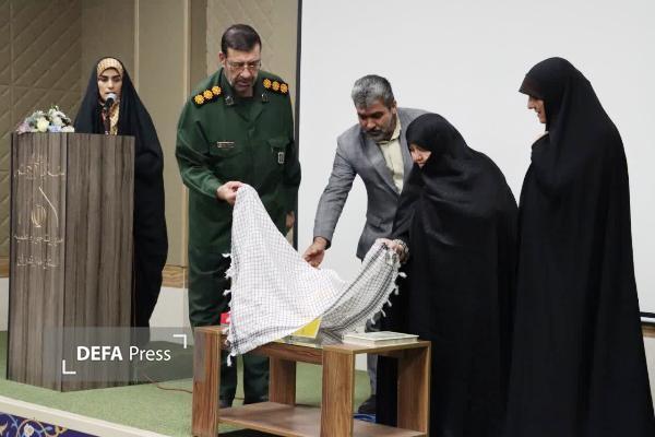 رونمایی از کتاب «عظمت مجید» در مازندران رونمایی از کتاب «عظمت مجید» در مازندران