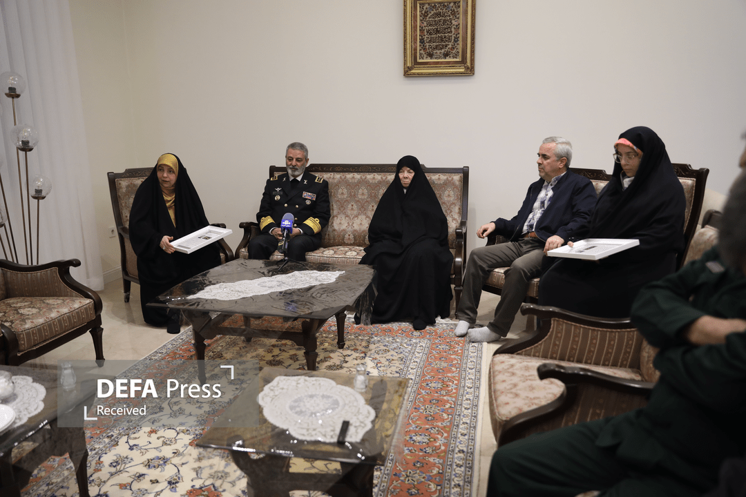 اعطای درجه سپهبدی شهید محمد باقری به خانواده ایشان+ فیلم و تصاویر اعطای درجه سپهبدی شهید محمد باقری به خانواده ایشان+ فیلم و تصاویر