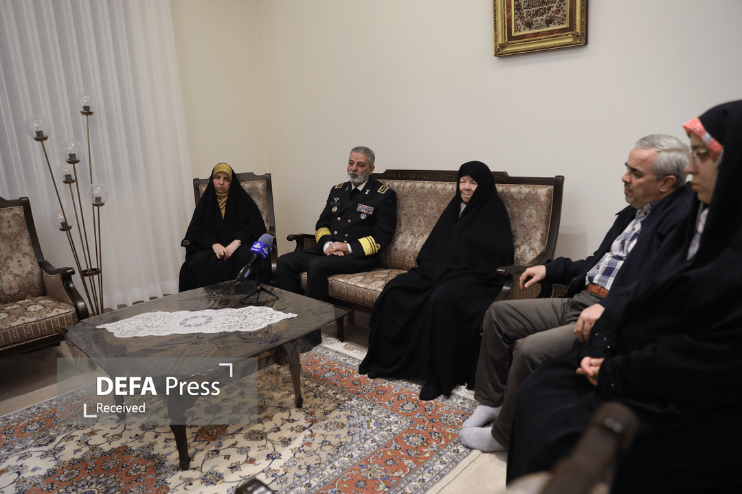 اعطای درجه سپهبدی شهید محمد باقری به خانواده ایشان+ فیلم و تصاویر اعطای درجه سپهبدی شهید محمد باقری به خانواده ایشان+ فیلم و تصاویر