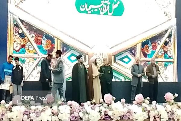 درخشش بسیجیان پایگاه شهدای لشکر ۱۶ کوی صفوی در مراسم «چلچراغ آیه‌ها» قزوین