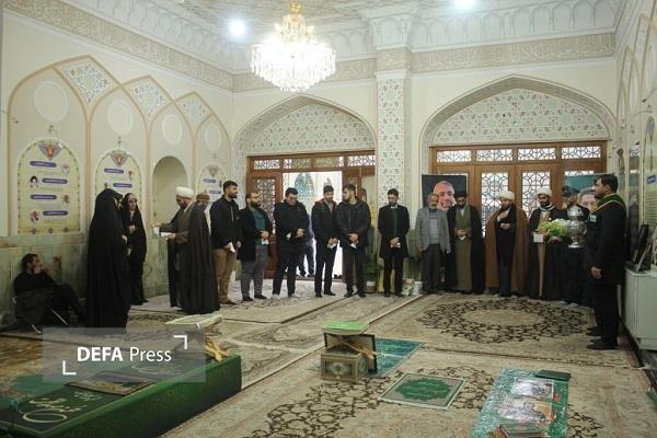 غبارروبی مزار شهید آیت الله مفتح در حرم حضرت معصومه (س) + تصاویر غبارروبی مزار شهید آیت الله مفتح در حرم حضرت معصومه (س) + تصاویر