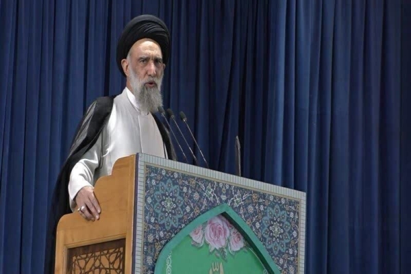 امام‌جمعه موقت اصفهان: همدلی رمز پیشرفت و عزت کشور است