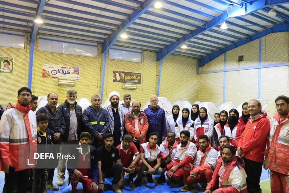 بازگشایی مسیر دسترسی به روستای مهرگی در حال انجام است 
کمپ اسکان اضطراری ایجاد شد