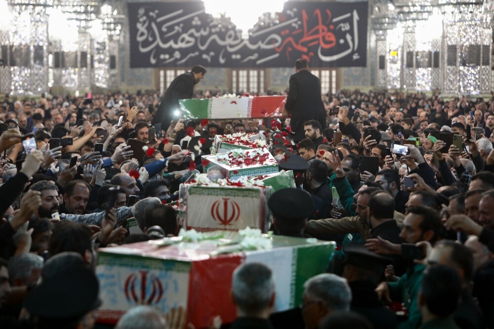 تصاویر/ آخرین زیارت ۱۳ لاله فاطمی