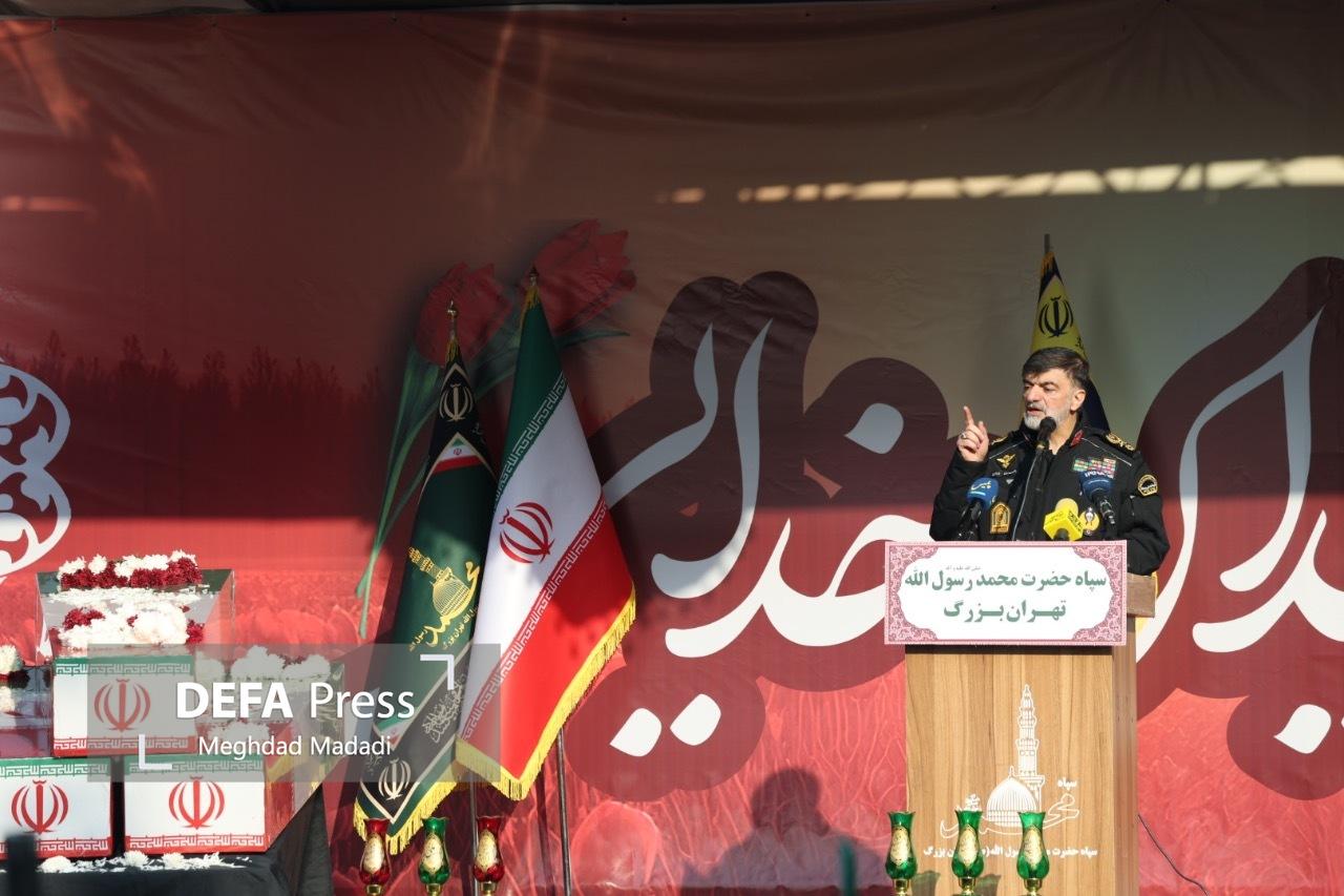 تشییع پیکر ۳۰۰ شهید گمنام دفاع مقدس در سراسر کشور/ لاله‌های فاطمی در آغوش ایرانی‌ها+ تصاویر