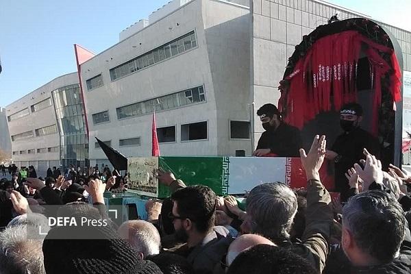 آغاز آیین تشییع پیکر ۱۳ شهید گمنام در مشهد+ فیلم