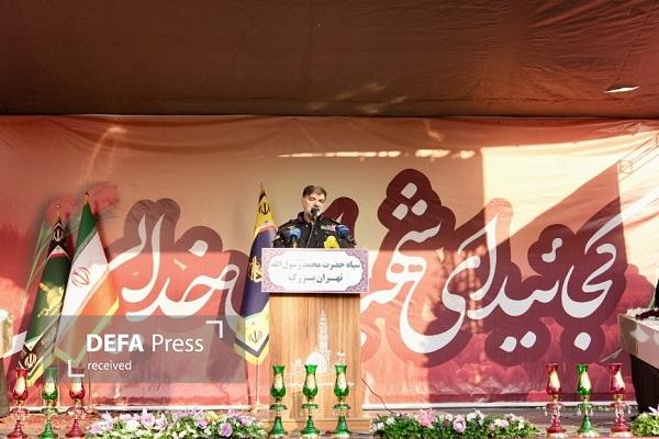 سردار رادان: پیام شهدا ایستادگی، مقاومت و ولایتمداری است سردار رادان: پیام شهدا ایستادگی، مقاومت و ولایتمداری است