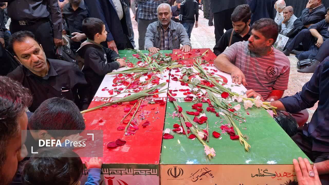 بدرقه ۳۰۰ شهید گمنام دفاع مقدس/ ایران سراسر معطر به عطر شهدا شد+ فیلم و تصاویر