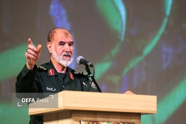 سردار اسدی: شهدا سند آزادی و عزت ملت ایران‌اند