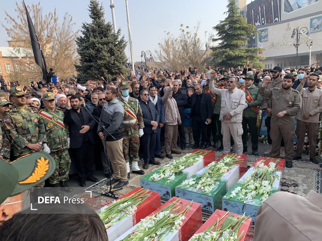 بدرقه ۳۰۰ شهید گمنام دفاع مقدس/ ایران سراسر معطر به عطر شهدا شد+ فیلم و تصاویر