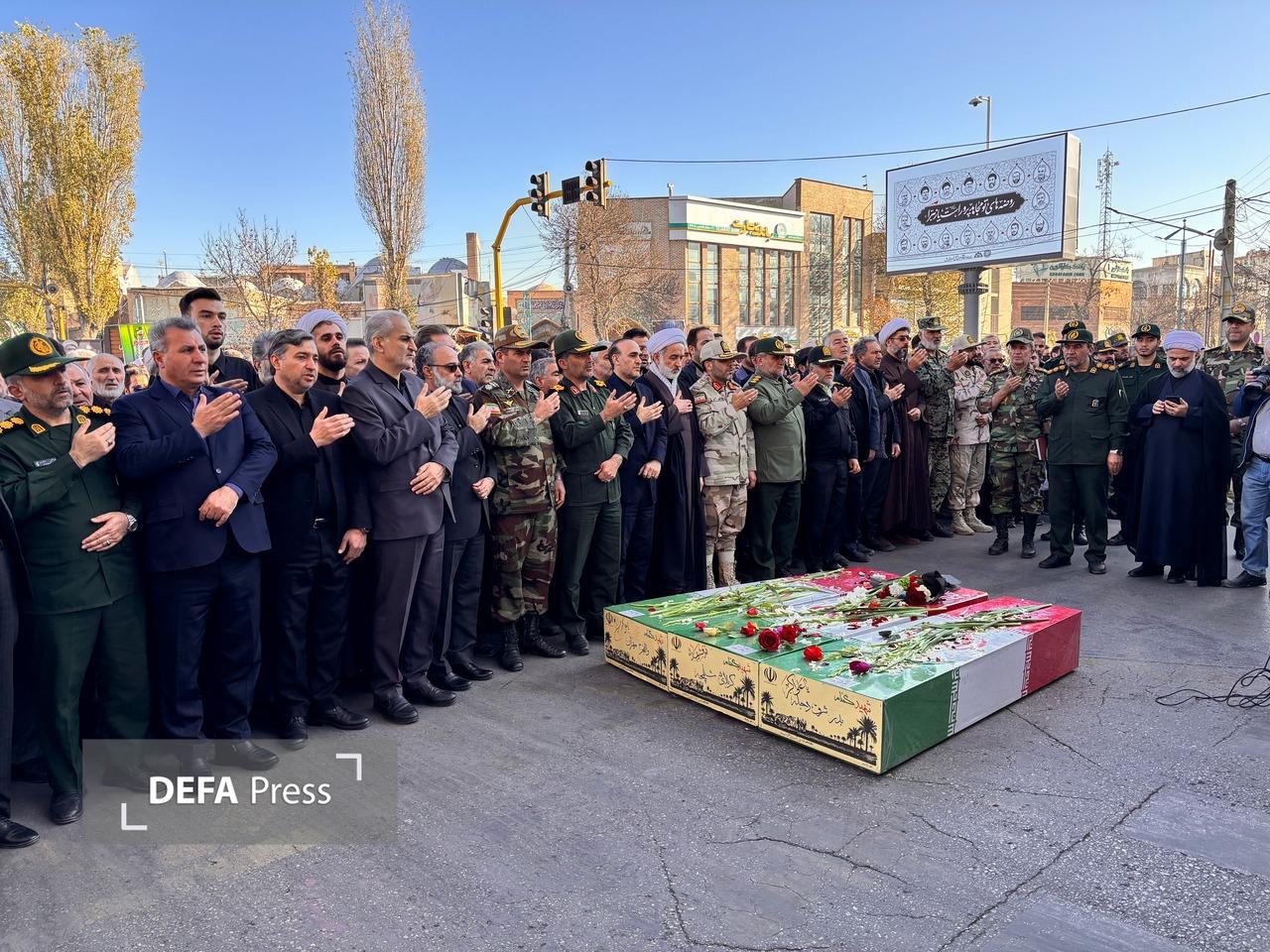 بدرقه ۳۰۰ شهید گمنام دفاع مقدس/ ایران سراسر معطر به عطر شهدا شد+ فیلم و تصاویر