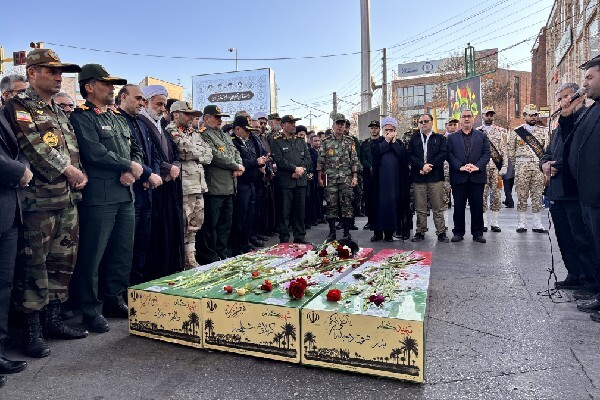 تصاویر/ اشک و افتخار در خیابان‌های اردبیل