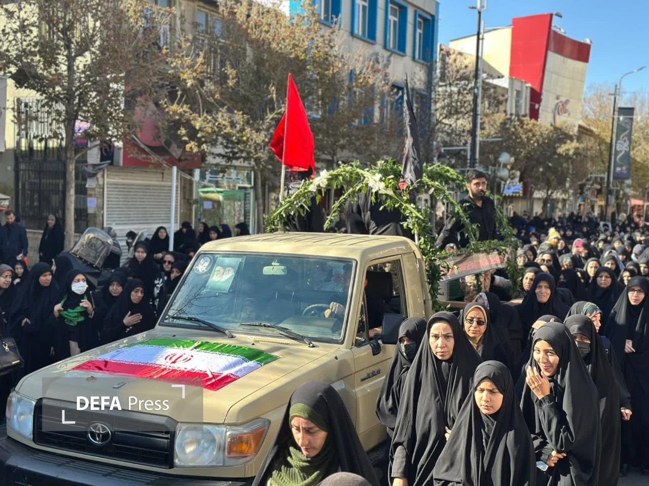 بدرقه ۳۰۰ شهید گمنام دفاع مقدس/ ایران سراسر معطر به عطر شهدا شد+ فیلم و تصاویر