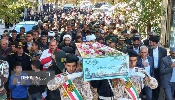 بدرقه ۳۰۰ شهید گمنام دفاع مقدس/ ایران سراسر معطر به عطر شهدا شد+ فیلم و تصاویر