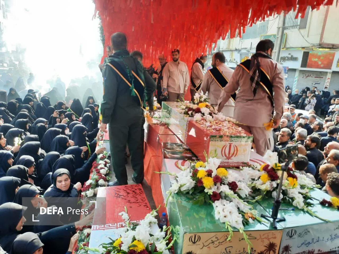 بدرقه ۳۰۰ شهید گمنام دفاع مقدس/ ایران سراسر معطر به عطر شهدا شد+ فیلم و تصاویر